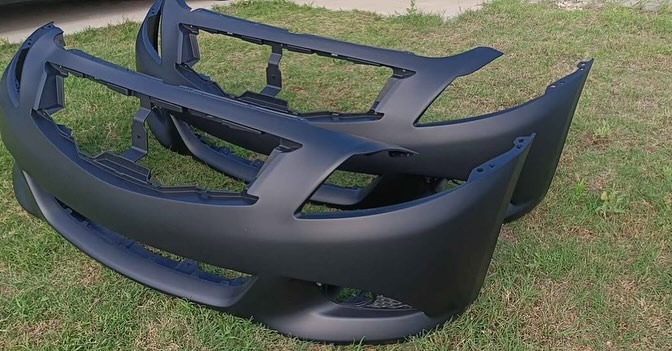 Used 2011–2013 Infiniti G37X Front Bumper - Image 3